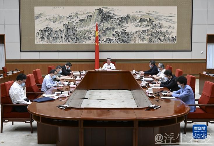 李强主持国务院全体会议 深学习近平总书记两会重要讲话精神 李强主持国务院全体会议 深学习近平总书记两会重要讲话精神